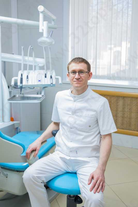 Стоматологические клиники DENT-LUX (ДЕНТ-ЛЮКС) на Абая